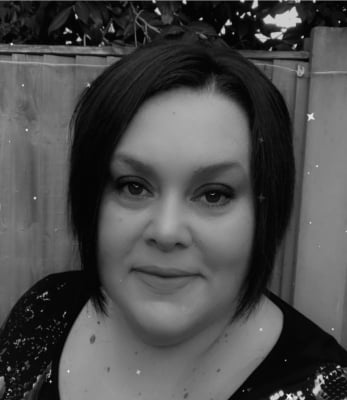 Lorraine Team Photo_347x400px